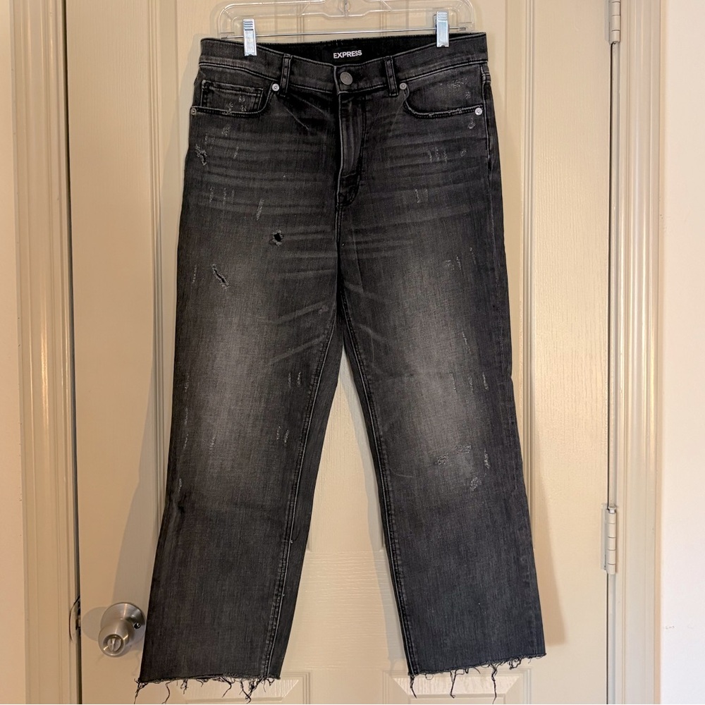 Express Women’s Black Straight Ankle High Rise Distressed Jeans size 8